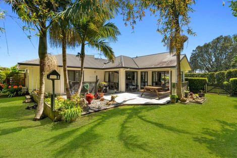 Photo of property in 12 Rangiwhea Road, Waiuku, 2123