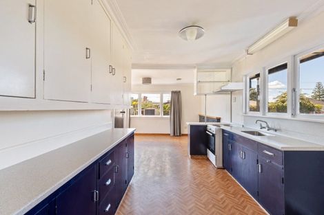 Photo of property in 110 Seaview Road, Westown, New Plymouth, 4310