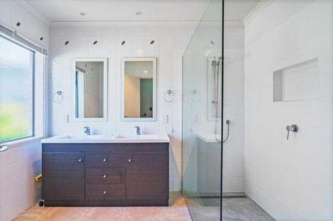 Photo of property in 16 Ohuka Place, Whitianga, 3510