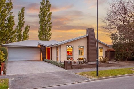 Photo of property in 17 Mataroa Place, Parklands, Christchurch, 8083