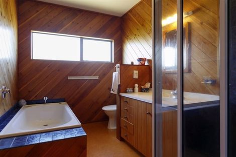 Photo of property in 20 Golders Place, Richmond Heights, Taupo, 3330