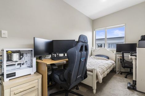 Photo of property in 4/45a Swanson Road, Henderson, Auckland, 0610