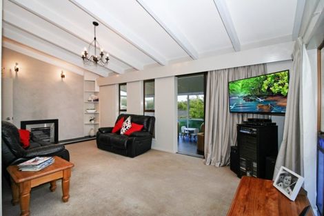 Photo of property in 49 Cumberland Street, Merrilands, New Plymouth, 4312