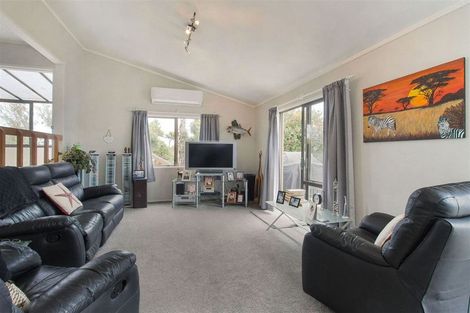 Photo of property in 29 Taihiki Road, Clarks Beach, 2122