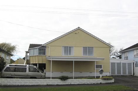 Photo of property in 82 Cook Street, Marfell, New Plymouth, 4310