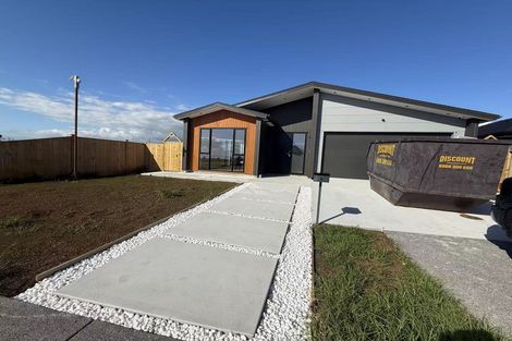 Photo of property in 5 Ritetai Street, Clarks Beach, 2122