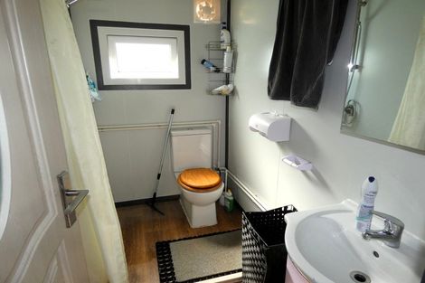 Photo of property in 9 Roebuck Street, Westport, 7825