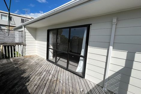 Photo of property in 2/107 Lake Road, Northcote, Auckland, 0627