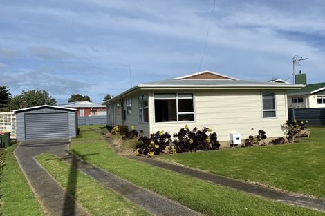 Photo of property in 33 Gloucester Street, Patea, 4520