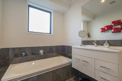 Photo of property in 2 Debenham Drive, Whitianga, 3510