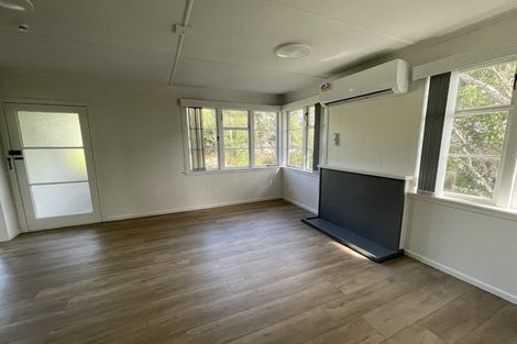 Photo of property in 1/10 Exmouth Road, Northcote, Auckland, 0627