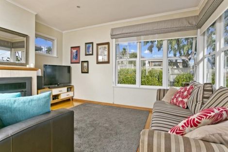Photo of property in 1a Corrella Road, Belmont, Auckland, 0622