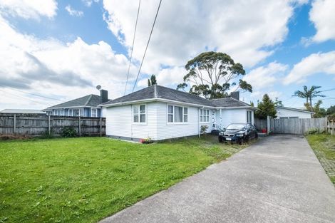Photo of property in 11 Ingleby Place, Kelston, Auckland, 0602
