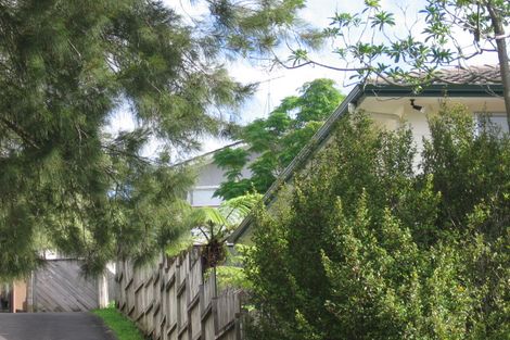 Photo of property in 13 Staincross Street, Green Bay, Auckland, 0604