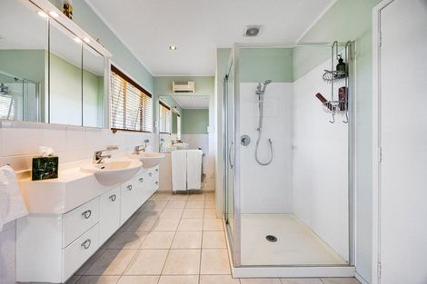 Photo of property in 27 Redwing Street, Browns Bay, Auckland, 0630