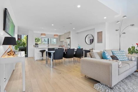 Photo of property in 76 Hobsonville Point Road, Hobsonville, Auckland, 0616