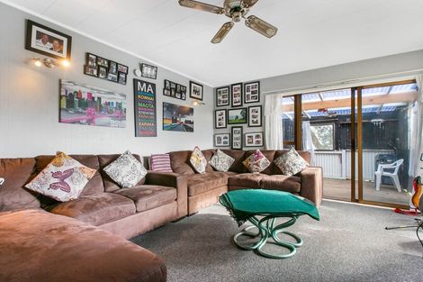 Photo of property in 2/1 Carter Place, Manurewa, Auckland, 2102