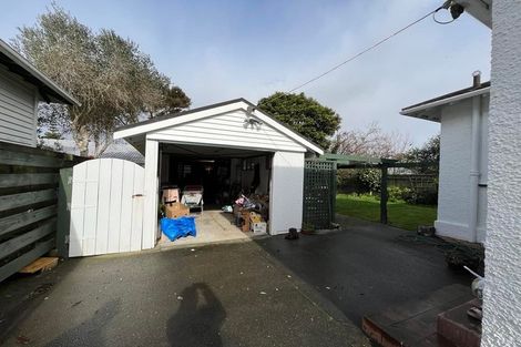 Photo of property in 14 Saint Albans Grove, Woburn, Lower Hutt, 5010