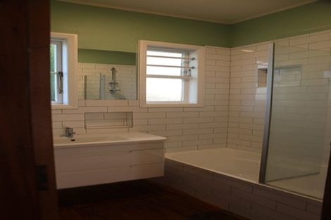 Photo of property in 8 Niccol Avenue, Narrow Neck, Auckland, 0624