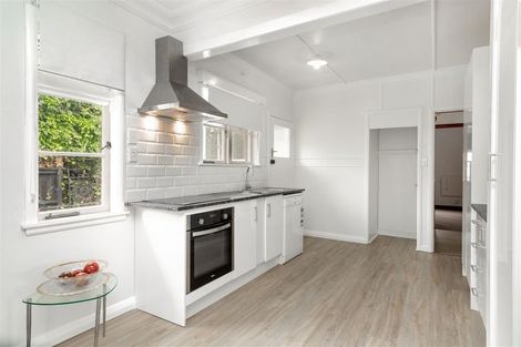 Photo of property in 92 Te Aroha Street, Hamilton East, Hamilton, 3216