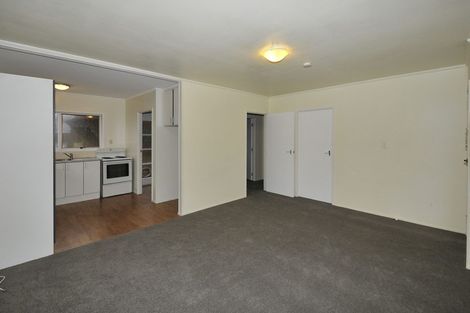 Photo of property in 2/98 Carlisle Road, Browns Bay, Auckland, 0632