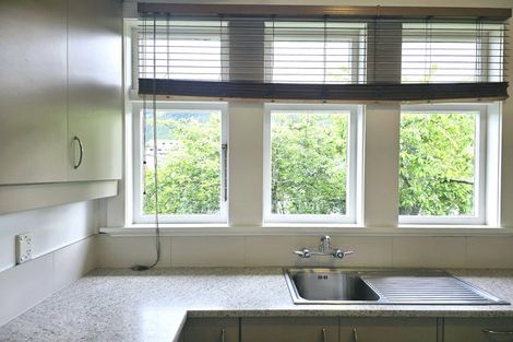 Photo of property in 16 Buller Street, Picton, 7220