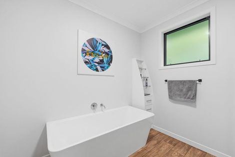 Photo of property in 176 Seaward Road, Edendale, 9825