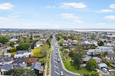 Photo of property in 54d Te Atatu Road, Te Atatu South, Auckland, 0610