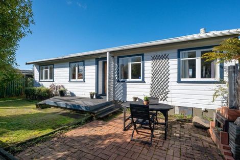 Photo of property in 8a Farnworth Avenue, Holdens Bay, Rotorua, 3010