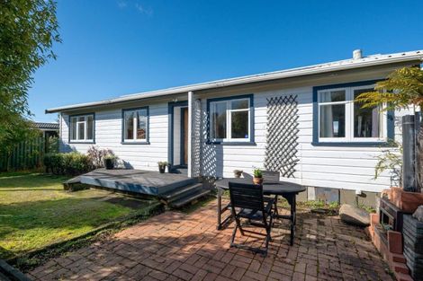 Photo of property in 8a Farnworth Avenue, Holdens Bay, Rotorua, 3010