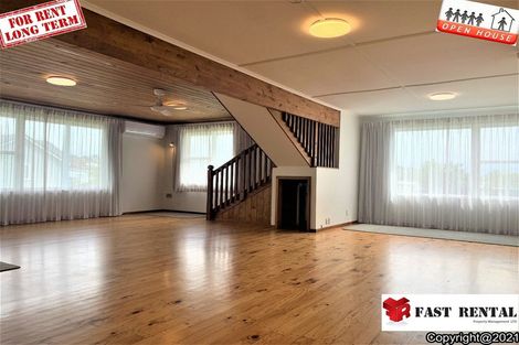 Photo of property in 83 Red Beach Road, Red Beach, 0932