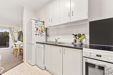 Photo of property in 68a Colwill Road, Massey, Auckland, 0614