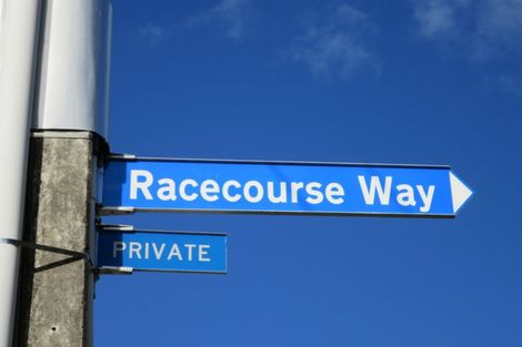 Photo of property in 14 Racecourse Way, Gate Pa, Tauranga, 3112