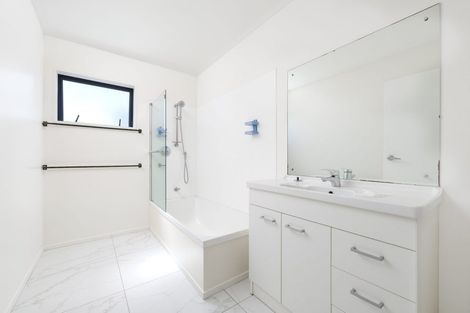 Photo of property in 16 Pyramid Place, Glen Eden, Auckland, 0602