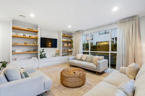 Photo of property in 11 Tawatawa Street, Long Bay, Auckland, 0630