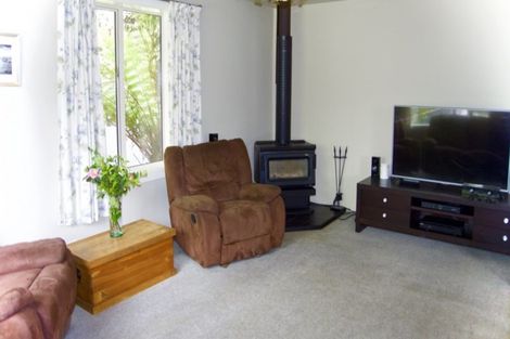 Photo of property in 92 Main North Road, Woodend, 7610