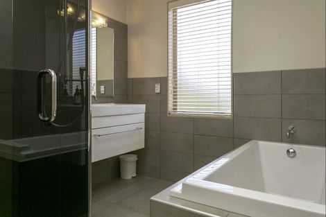 Photo of property in 382 Lake Terrace, Two Mile Bay, Taupo, 3330