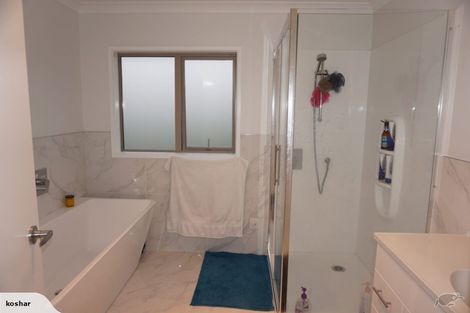 Photo of property in 27a Kirrie Avenue, Te Atatu South, Auckland, 0610