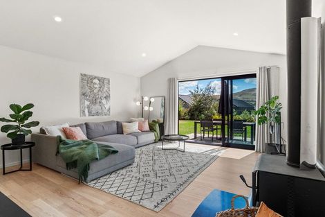 Photo of property in 6 Kerrera Lane, Jacks Point, Queenstown, 9371