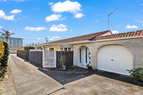Photo of property in 2/16 Riverside Road, Orewa, 0931