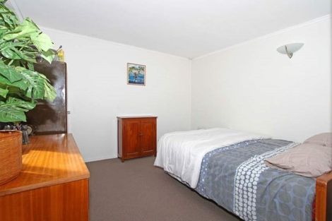 Photo of property in 29 Kelman Road, Kelston, Auckland, 0602