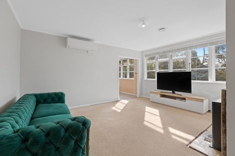 Photo of property in 70 Glenpark Avenue, Frankleigh Park, New Plymouth, 4310