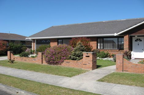 Photo of property in 10 College Drive, Paraparaumu, 5032