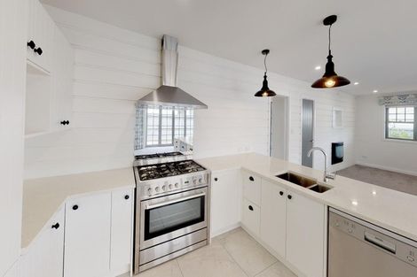 Photo of property in 3 Colombo Street, Palmerston North, 4410