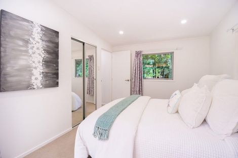 Photo of property in 37 Western Road, Laingholm, Auckland, 0604