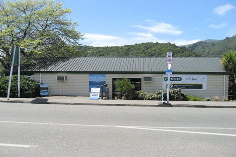 Photo of property in 2-5 Auckland Street, Picton, 7220
