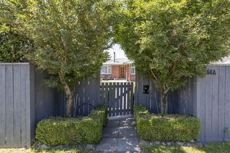 Photo of property in 144a High Street, Oxford, 7430