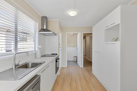 Photo of property in 39 Court Town Close, Mangere, Auckland, 2022