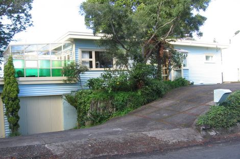 Photo of property in 56 Kauri Point Road, Laingholm, Auckland, 0604