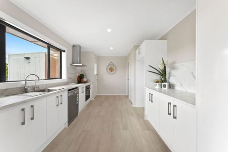 Photo of property in 57 Masons Road, East Tamaki Heights, Auckland, 2016